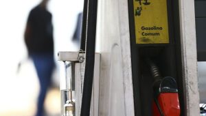 Preço da gasolina sobe nos postos pela terceira semana seguida