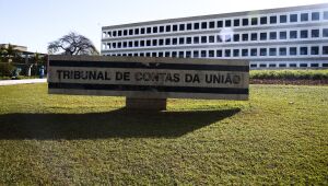 Deficiências técnicas e operacionais atrasaram novo ensino médio