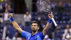 Djokovic sai atrás, mas vira sobre Sérvio Laslo Djere e vai às oitavas do US Open