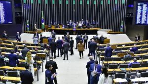 Deputados mudam prazos de cumprimento da Lei da Ficha Limpa