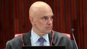 Advogado de Daniel Silveira pede prisão de Moraes por suposta 'tortura' contra o ex-deputado