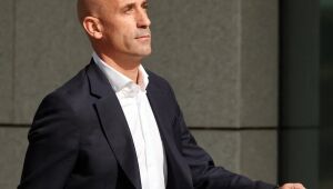 Copa do Mundo: mesmo banido pela Fifa, Rubiales recebe proposta para trabalhar na Arábia Saudita