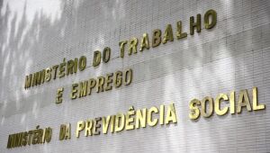 Grupo de trabalho vai discutir superendividamento das famílias