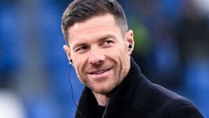 Xabi Alonso brilhou no Liverpool e volta a Anfield com Leverkusen: 'Especial estar aqui'