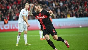 Bayern perde para Dortmund em clássico; Leverkusen se isola ainda mais na liderança