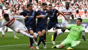 Stuttgart empata no fim com Heidenheim em jogo eletrizante no Campeonato Alemão