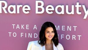 Quanto vale a marca de cosméticos de Selena Gomez? Rare Beauty pode ir à venda por US$ 2 bilhões