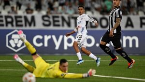 Botafogo estreia na fase de grupos da Libertadores com derrota em casa para o Junior  Barranquilla