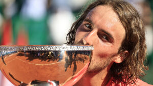 Tsitsipas arrasa Ruud e é tricampeão do Masters 1000 de Montecarlo