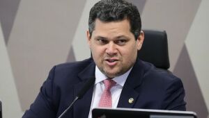 Em derrota para o governo, comissão do Senado adia novamente votação de projeto que antecipa de R$ 1