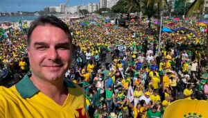 Indígena, senadores e até filho de Bolsonaro: ato em Copacabana teve discursos 'cancelados'