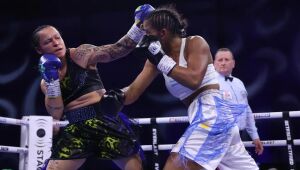 Bia Ferreira derrota argentina e é campeã mundial no boxe profissional