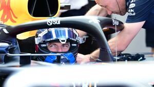 Max Verstappen brilha no fim e conquista a pole da corrida sprint do GP de Miami