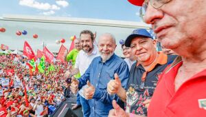 Lula sanciona reajuste da tabela do IR durante ato do Dia do Trabalho