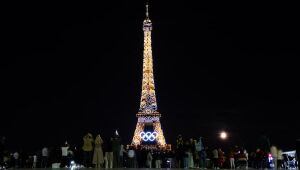 França liberta britânico que escalou Torre Eiffel no último dia da Olimpíada de Paris