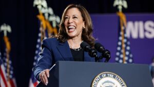 Kamala Harris faz campanha às vésperas de uma convenção que terá forte segurança