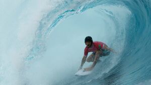 Olimpíadas: por que os surfistas usam capacete para competir no Taiti nos Jogos Olímpicos?