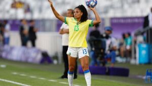 Olimpíadas: expulsão de Marta afetou o desempenho físico, mas não o mental, diz lateral Yasmim