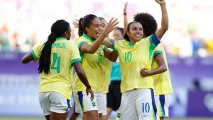 Brasil e Estados Unidos disputam medalha de ouro no futebol feminino em Paris; confira escalações