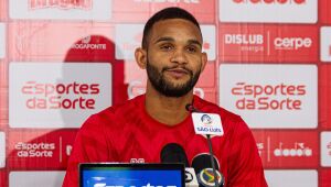 Islan comemora gol e cita jogo contra o Londrina como "final" para o Náutico