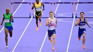 Alison dos Santos não corre bem, mas garante vaga na final dos 400m com barreiras 