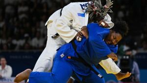 Olimpíadas 2024: Beatriz Souza vence francesa e avança à final da categoria até 78 kg do judô