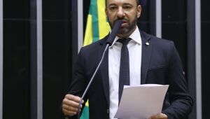 Deputado bolsonarista propõe lei para proibir atletas trans de competirem com pessoas cis no Brasil