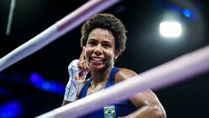 Boxe: Jucielen Romeu supera norte-americana e vai às quartas em Paris