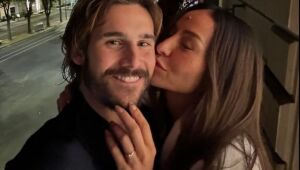 Sabrina Sato está noiva de Nicolas Prattes? Ator mostra anel de diamantes