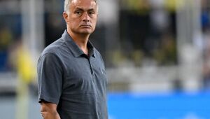 José Mourinho passará por cirurgia em Portugal em meio à pressão no Fenerbahce