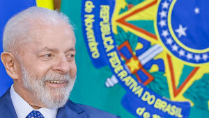 Lula diz que há muito a aprender com debates do PT sobre problemas do governo