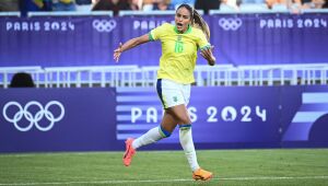 Gabi Nunes assina com o Aston Villa e se torna uma das contratações mais caras do futebol feminino