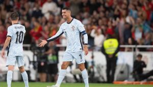 Espanha empata com Sérvia na Liga das Nações; CR7 chega a 900 gols e Portugal vence Croácia