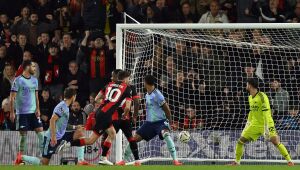 Arsenal é surpreendido pelo Bournemouth e conhece sua primeira derrota no Inglês