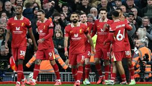 Liverpool bate Chelsea e retoma a liderança no Inglês