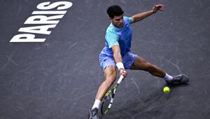 Alcaraz perde para francês e cai nas oitavas do Masters 1000 de Paris