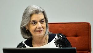 Cármen Lúcia afirma que voto é instrumento da democracia