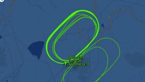 Imagem de radar mostra avião de Lula voando em círculos após problemas técnicos