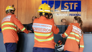 Bombeiros vistoriam sede do STF um dia após princípio de incêndio