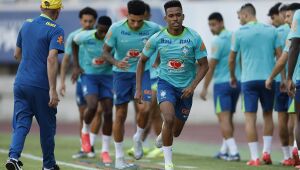 De volta à Seleção, Estêvão prevê 'jogo muito difícil' contra a Venezuela