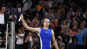 Zverev elimina Tsitsipas e vai à semifinal do Masters 1000 de Paris