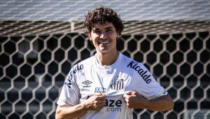 Sem atuar na temporada, lateral Dodô rescinde com o Santos