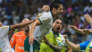 Palmeiras dobra chances de título do Brasileirão após virada contra Bahia e empate do Botafogo