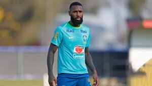 Gerson passa mal e desfalca seleção no primeiro treino em preparação para jogo contra Uruguai