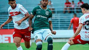 Goiás vence CRB nos minutos finais e mantém sonho do acesso à Série A