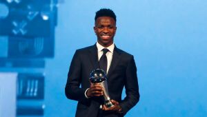 Vinicius Júnior é eleito o melhor jogador do mundo no Fifa The Best