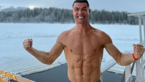 Cristiano Ronaldo só de cueca na Lapónia: "Muito frio, 20 graus negativos!"; veja vídeo