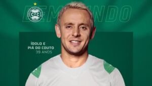 Coritiba oficializa retorno do lateral Rafinha, ex-São Paulo