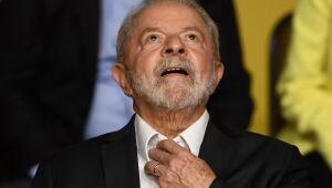 Lula teve febre, caso compatível com doença viral, diz médica da Presidência