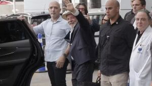 Após alta, Lula deve despachar de casa, em São Paulo, e retorno a Brasília dependerá de exame